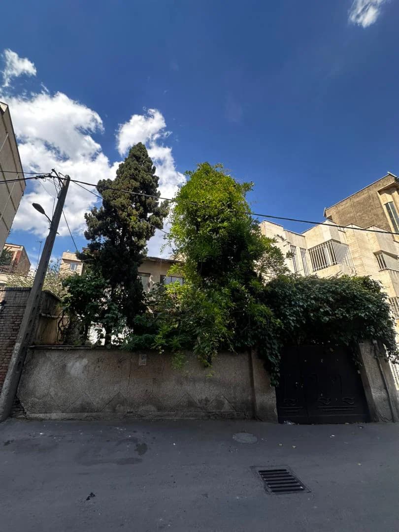Zavieh Residence — site 1